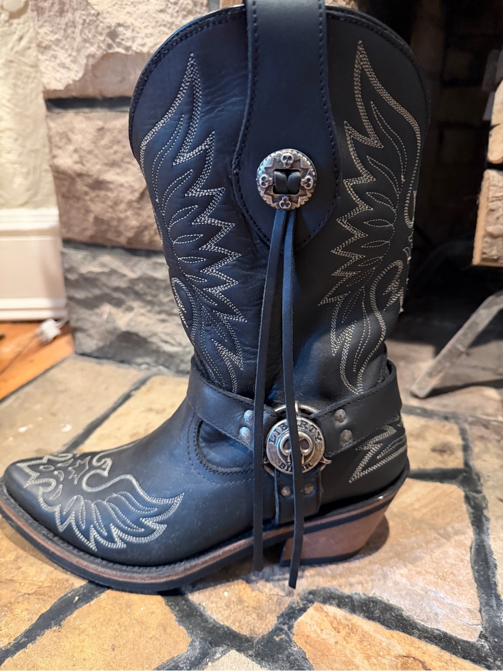 Women's Size 11 Black All Leather Western Boot with Decorative Stitching
